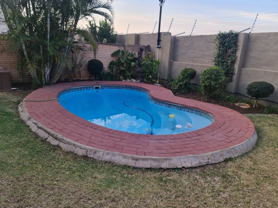 4 Bedroom Property for Sale in Rustenburg Central North West